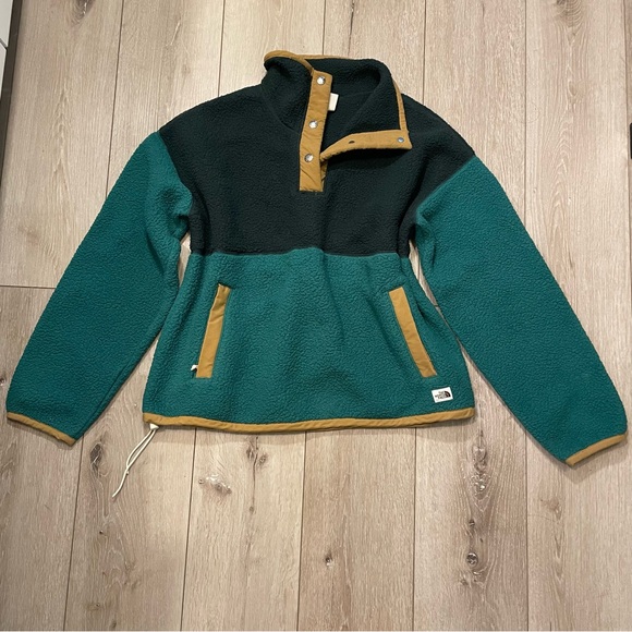 The North Face Jackets & Blazers - The North Face Cragmont Fleece Pullover Evergreen/Black Colorblock Women Medium
